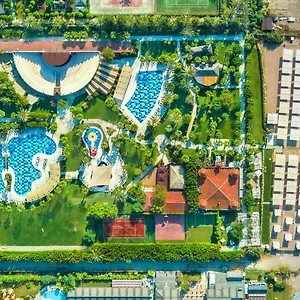 Resort Sherwood Exclusive Lara